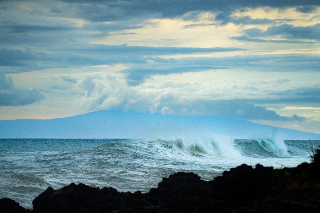 Crashing waves